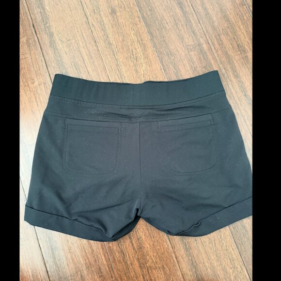 ATHLETA MIDTOWN SHORTS Cuffed Hem Drawstring 708303 SIZE 4 Black 4" Inseam - Picture 3 of 3